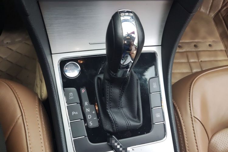 Used Volkswagen Passat 2014 1.8TSI DSG Prestige Edition Gear Lever