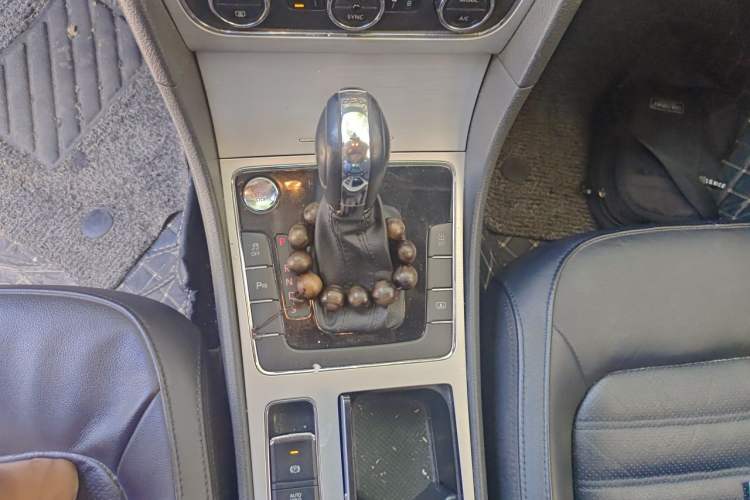 Used Volkswagen Passat 2014 1.8TSI DSG Prestige Navigation Edition Gear Lever