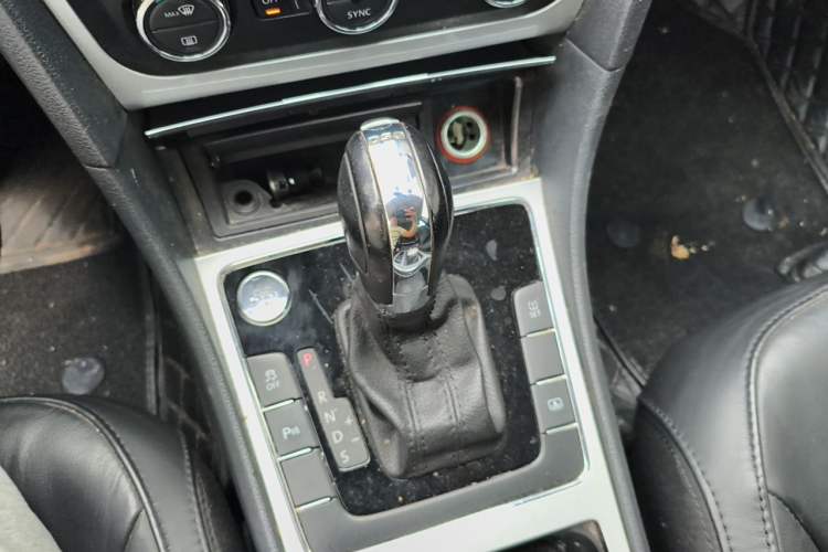 Used Volkswagen Passat 2014 1.8TSI DSG Prestige Edition Gear Lever