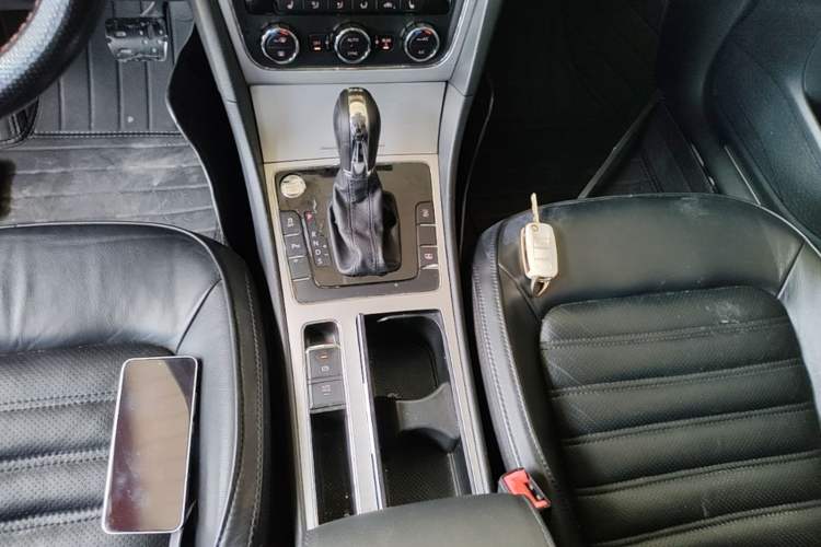 Used Volkswagen Passat 2014 2.0 TSI DSG Prestige Edition Gear Lever
