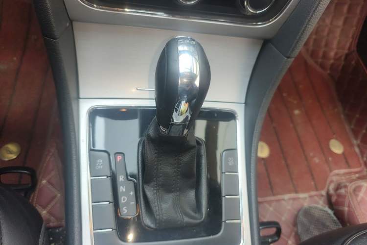 Used Volkswagen Passat 2014 1.8TSI DSG Prestige Edition Gear Lever