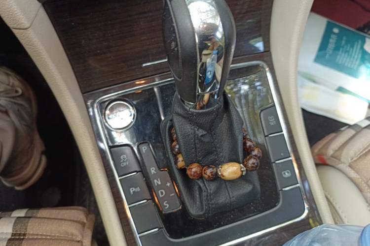 Used Volkswagen Passat 2014 1.8TSI DSG Prestige Edition Gear Lever
