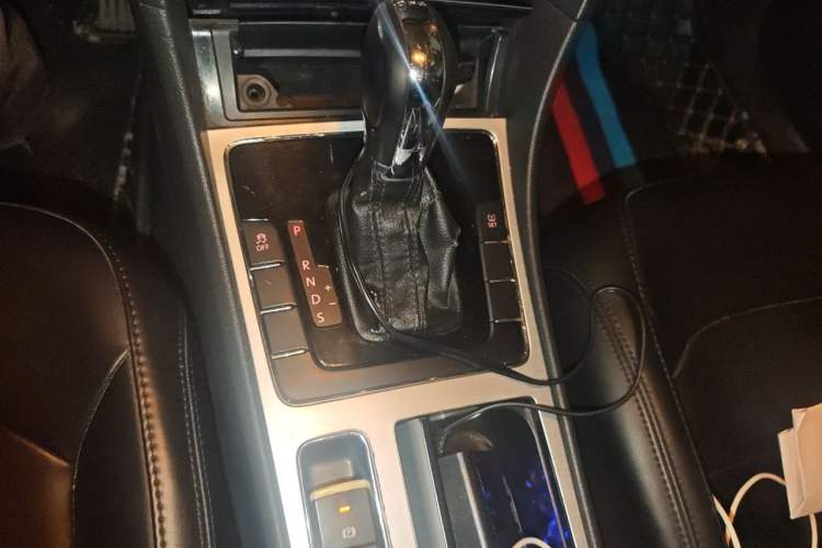 Used Volkswagen Passat 2014 1.8TSI DSG Prestige Edition Gear Lever