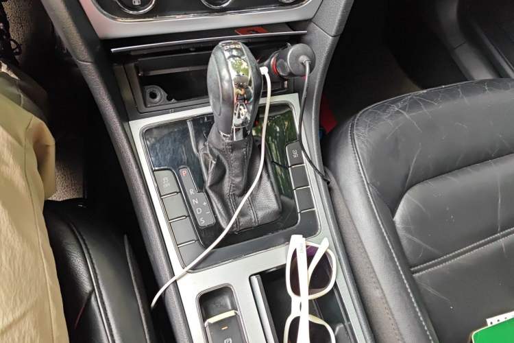 Used Volkswagen Passat 2014 1.8TSI DSG Prestige Edition Gear Lever