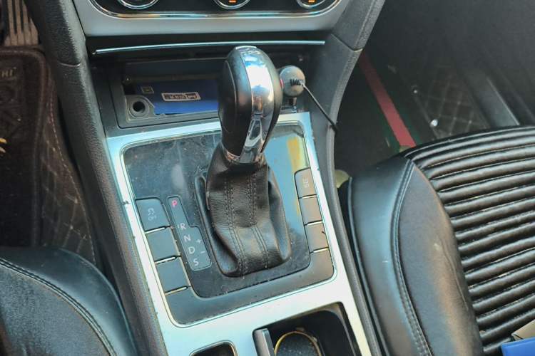 Used Volkswagen Passat 2014 1.8TSI DSG 30th Anniversary Edition Gear Lever