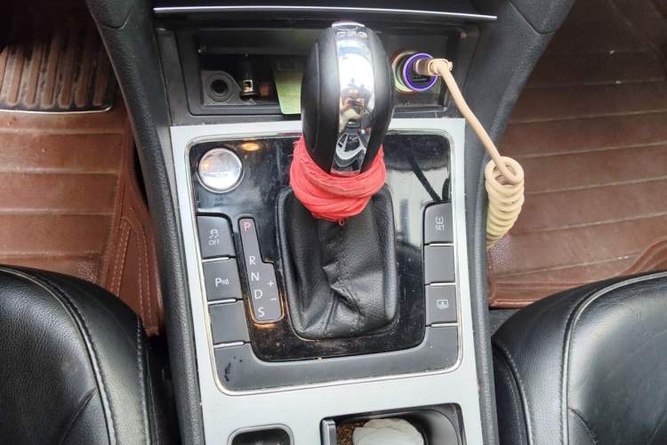 Used Volkswagen Passat 2014 1.8TSI DSG Prestige Edition Gear Lever