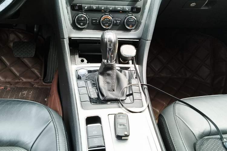Used Volkswagen Passat 2014 1.8TSI DSG Prestige Edition Gear Lever