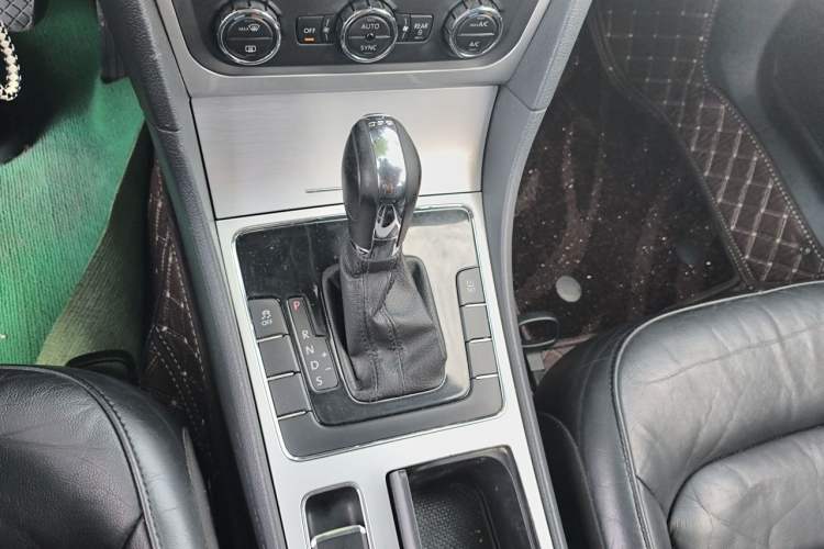 Used Volkswagen Passat 2014 1.8TSI DSG Prestige Edition Gear Lever