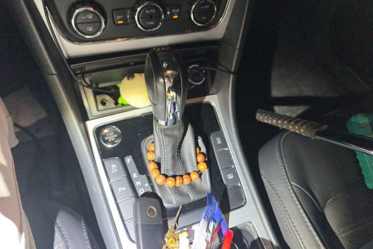 Used Volkswagen Passat 2014 1.8TSI DSG Prestige Edition Gear Lever