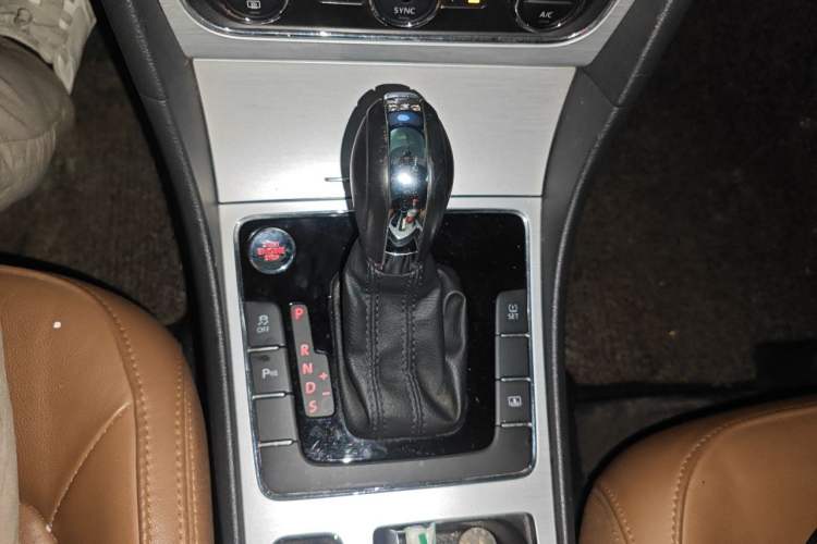 Used Volkswagen Passat 2014 1.8TSI DSG Prestige Edition Gear Lever