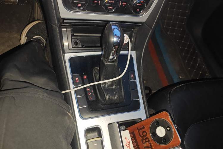 Used Volkswagen Passat 2014 1.8TSI DSG Prestige Edition Gear Lever
