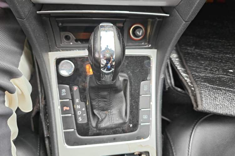 Used Volkswagen Passat 2014 1.8TSI DSG Prestige Edition Gear Lever