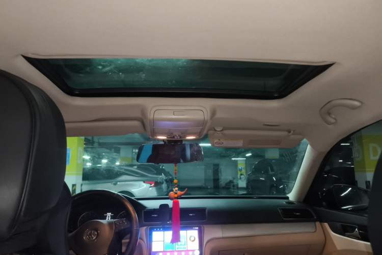 Used Volkswagen Passat 2014 1.8TSI DSG Prestige Edition Headliner