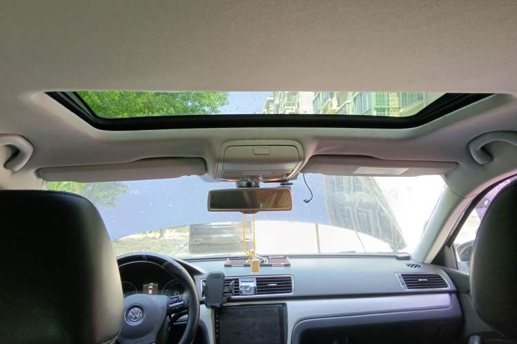 Used Volkswagen Passat 2014 1.8TSI DSG Prestige Edition Headliner