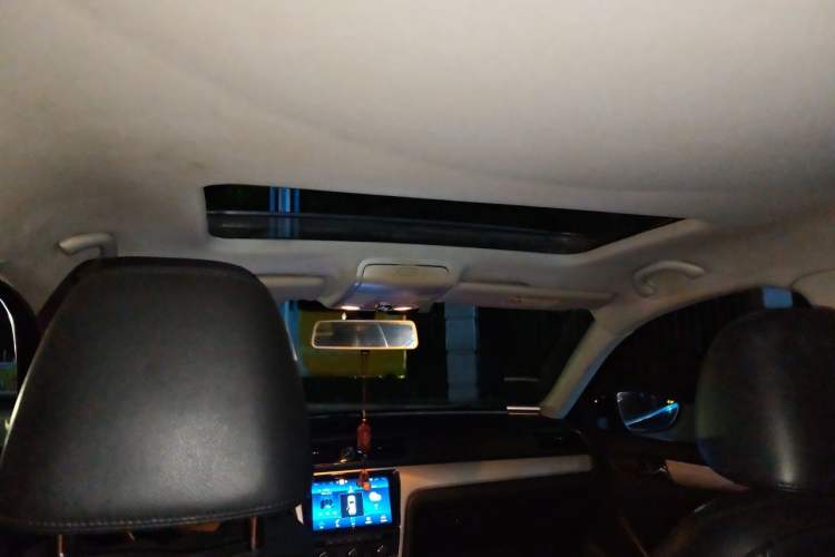 Used Volkswagen Passat 2014 1.8TSI DSG Prestige Navigation Edition Headliner