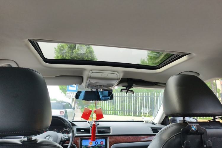 Used Volkswagen Passat 2014 1.8TSI DSG Prestige Edition Headliner