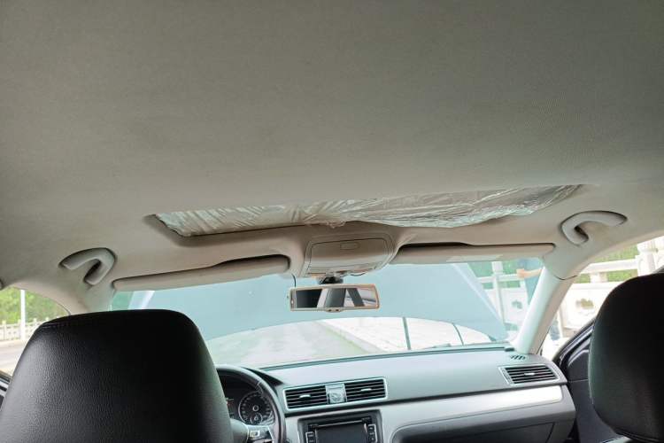 Used Volkswagen Passat 2014 2.0 TSI DSG Prestige Navigation Edition Headliner