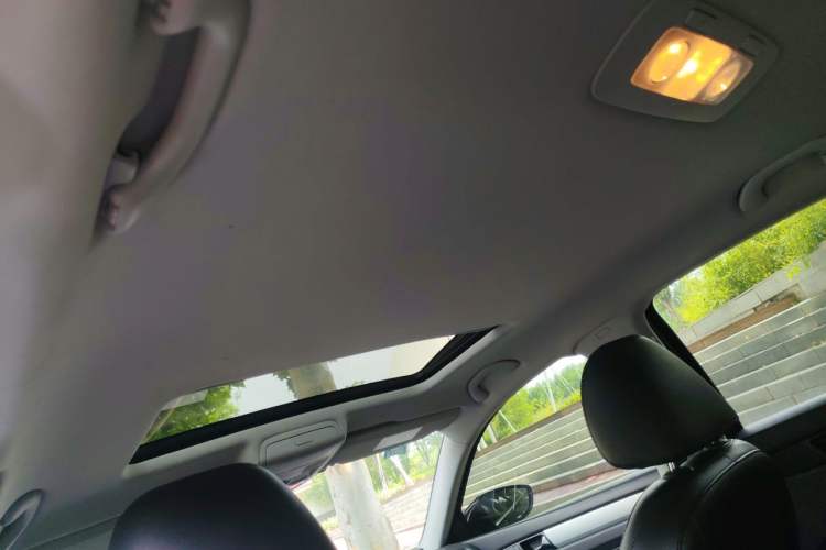 Used Volkswagen Passat 2014 1.8TSI DSG Luxury Edition Headliner