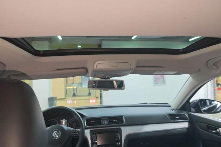 Used Volkswagen Passat 2014 1.8TSI DSG Prestige Edition Headliner