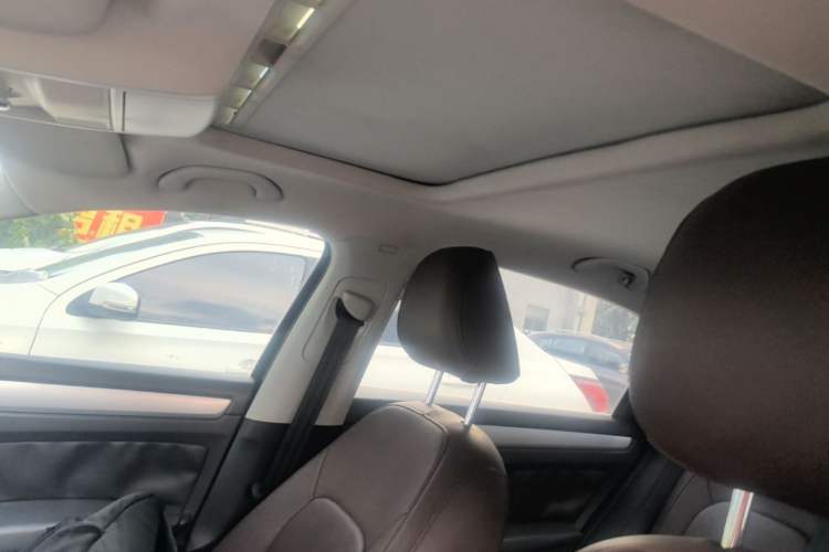 Used Volkswagen Passat 2014 1.8TSI DSG Prestige Navigation Edition Headliner