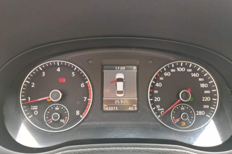 Used Volkswagen Passat 2014 1.8TSI DSG Prestige Edition Instrument Cluster