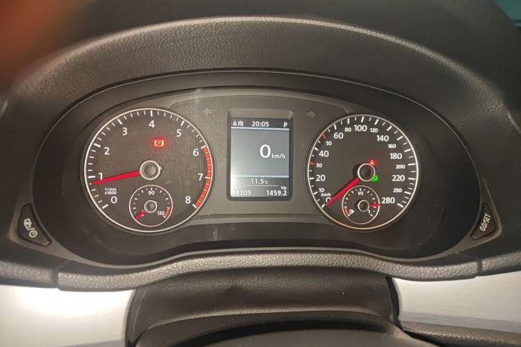 Used Volkswagen Passat 2014 1.8TSI DSG Prestige Navigation Edition Instrument Cluster