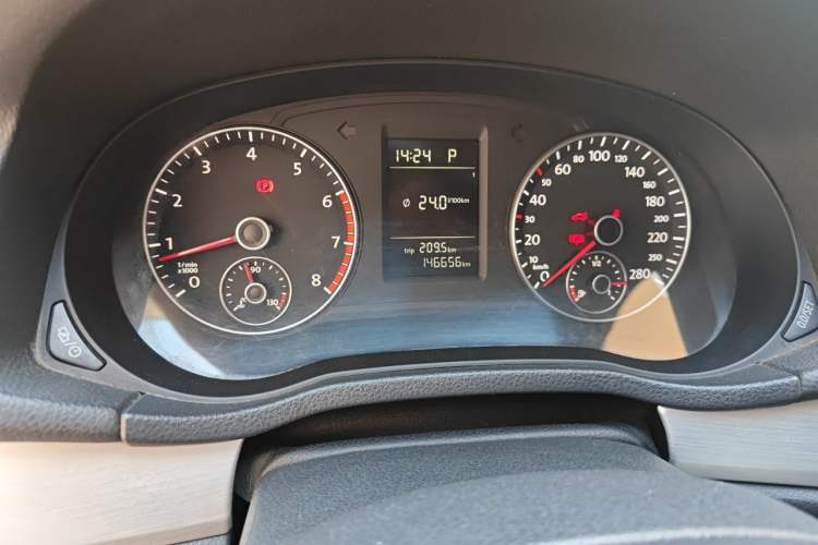 Used Volkswagen Passat 2014 1.8TSI DSG Prestige Navigation Edition Instrument Cluster