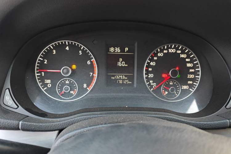 Used Volkswagen Passat 2014 1.8TSI DSG Prestige Edition Instrument Cluster