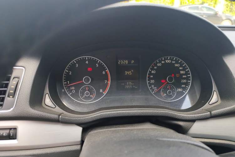 Used Volkswagen Passat 2014 1.8TSI DSG Prestige Edition Instrument Cluster