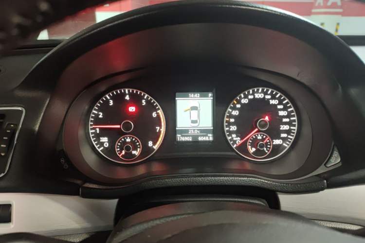 Used Volkswagen Passat 2014 1.8TSI DSG Prestige Edition Instrument Cluster