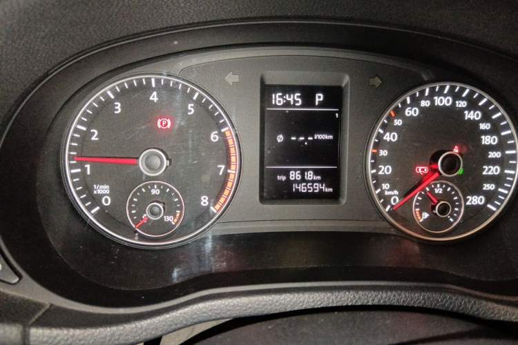 Used Volkswagen Passat 2014 1.8TSI DSG Prestige Edition Instrument Cluster