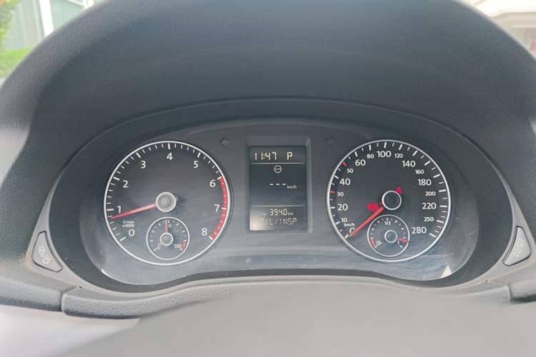 Used Volkswagen Passat 2014 1.8TSI DSG Prestige Edition Instrument Cluster