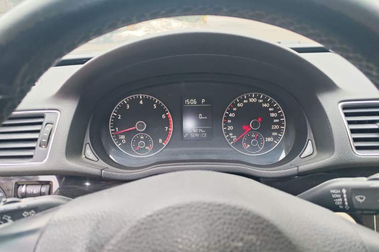 Used Volkswagen Passat 2014 1.8TSI DSG Prestige Edition Instrument Cluster