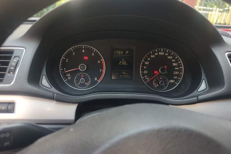 Used Volkswagen Passat 2014 1.8TSI DSG Prestige Edition Instrument Cluster