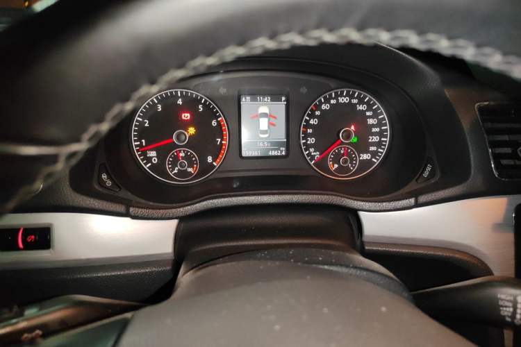 Used Volkswagen Passat 2014 2.0 TSI DSG Ultimate Edition Instrument Cluster