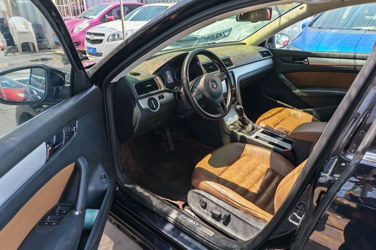 Used Volkswagen Passat 2014 1.8TSI DSG Prestige Edition Interior 2