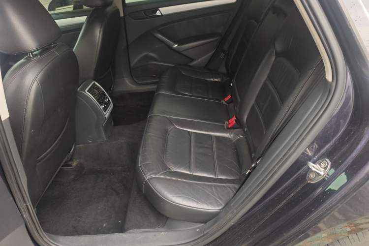 Used Volkswagen Passat 2014 1.8TSI DSG Prestige Edition Interior 3
