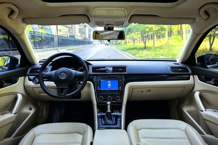 Used Volkswagen Passat 2014 1.8TSI DSG Prestige Edition Interior 5