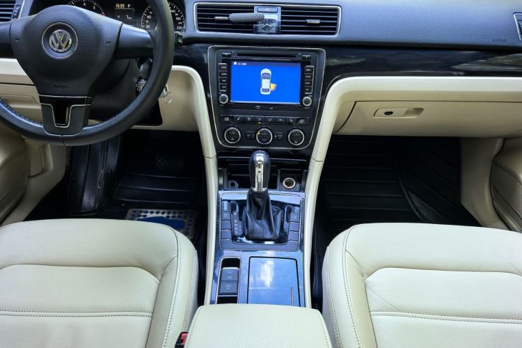 Used Volkswagen Passat 2014 1.8TSI DSG Prestige Edition Interior 6
