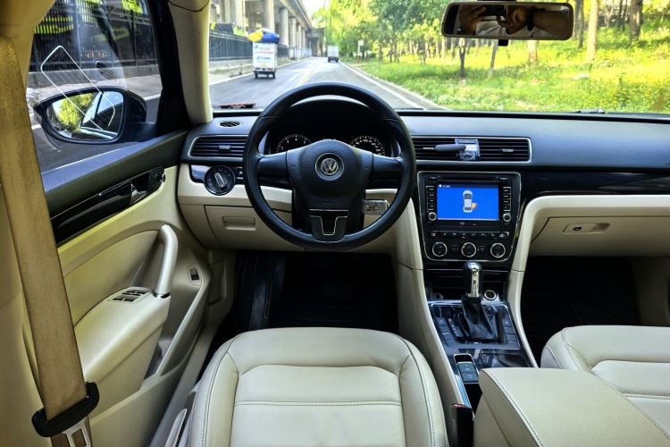 Used Volkswagen Passat 2014 1.8TSI DSG Prestige Edition Interior 7