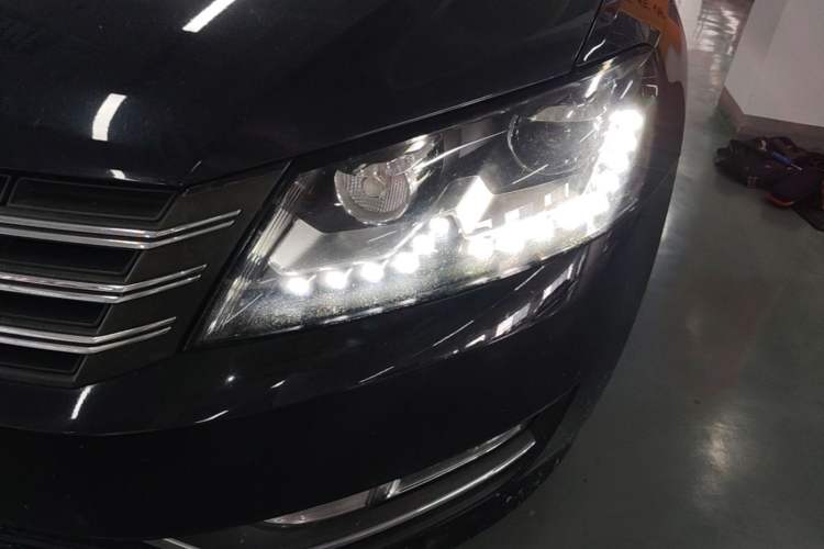 Used Volkswagen Passat 2014 1.4TSI Manual Prestige Edition Left Front Headlight