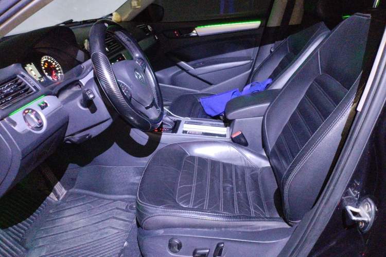 Used Volkswagen Passat 2014 1.8TSI DSG Prestige Edition Left Front Seat