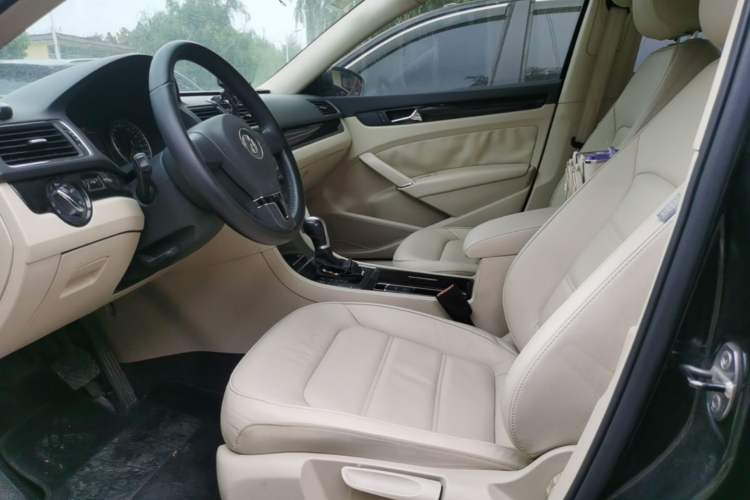 Used Volkswagen Passat 2014 1.8TSI DSG Prestige Edition Left Front Seat