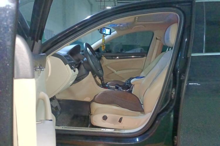 Used Volkswagen Passat 2014 1.8TSI DSG Prestige Edition Left Front Seat