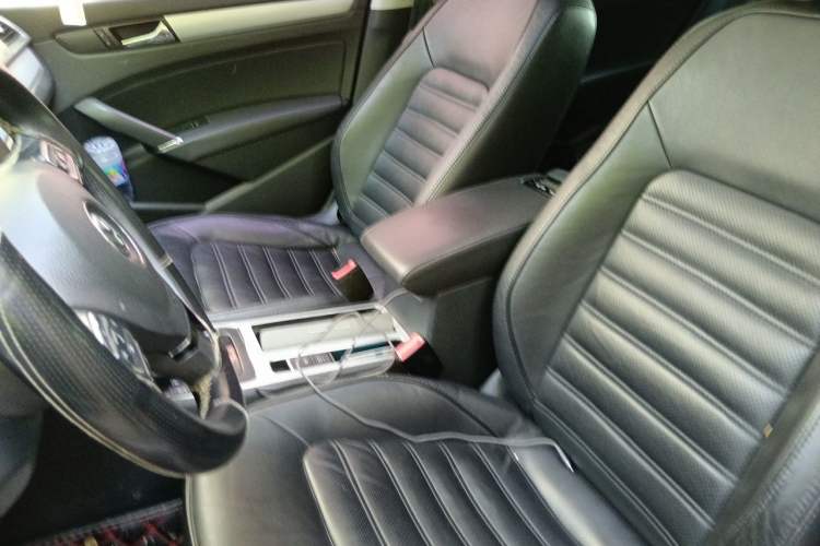 Used Volkswagen Passat 2014 1.8TSI DSG Prestige Edition Left Front Seat