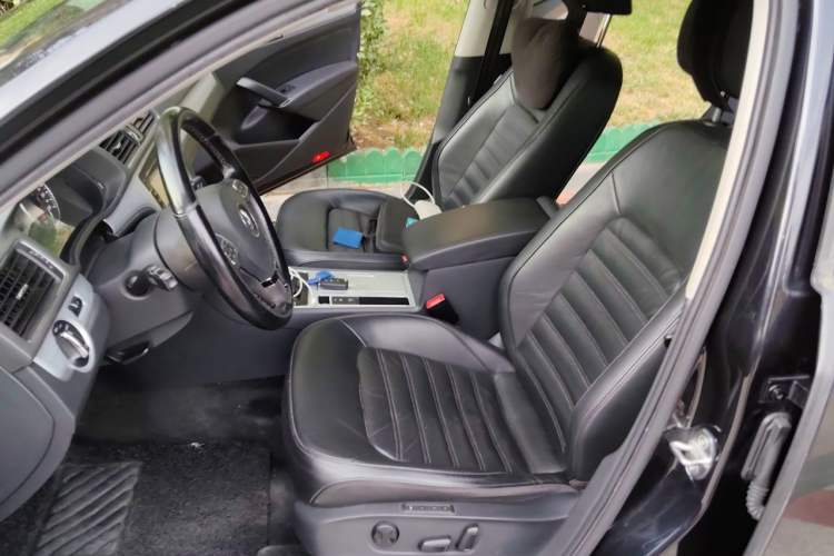 Used Volkswagen Passat 2014 1.8TSI DSG Prestige Edition Left Front Seat