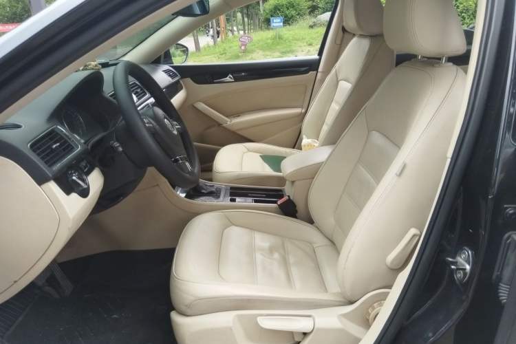 Used Volkswagen Passat 2014 1.8TSI DSG Prestige Edition Left Front Seat