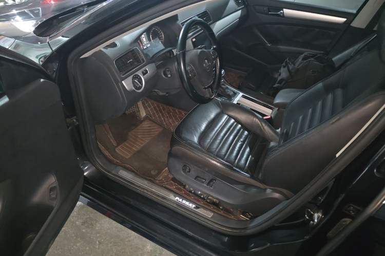 Used Volkswagen Passat 2014 2.0 TSI DSG Prestige Edition Left Front Seat