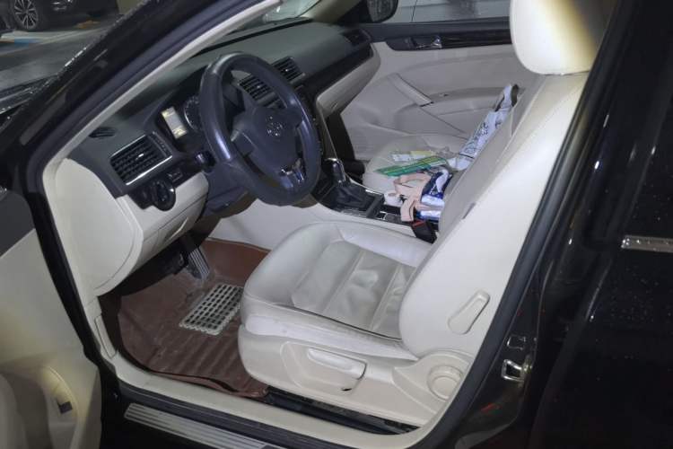 Used Volkswagen Passat 2014 1.8TSI DSG Prestige Edition Left Front Seat