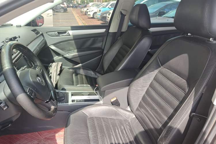 Used Volkswagen Passat 2014 2.0 TSI DSG Prestige Edition Left Front Seat
